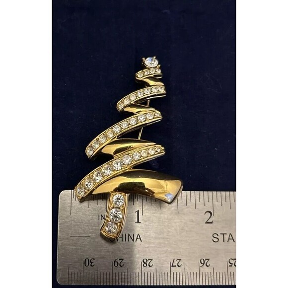 Vintage Monet Christmas Tree Brooch Rhinestone Gold Tone Zig Zag Holiday Pin - Picture 5 of 5